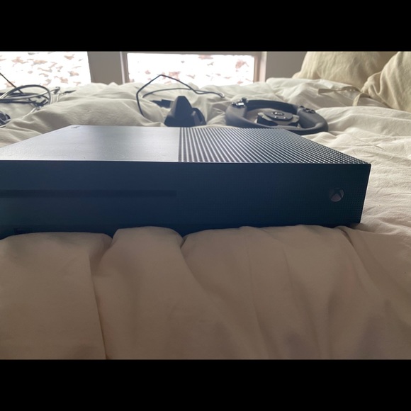 PS4 - Picture 8 of 13